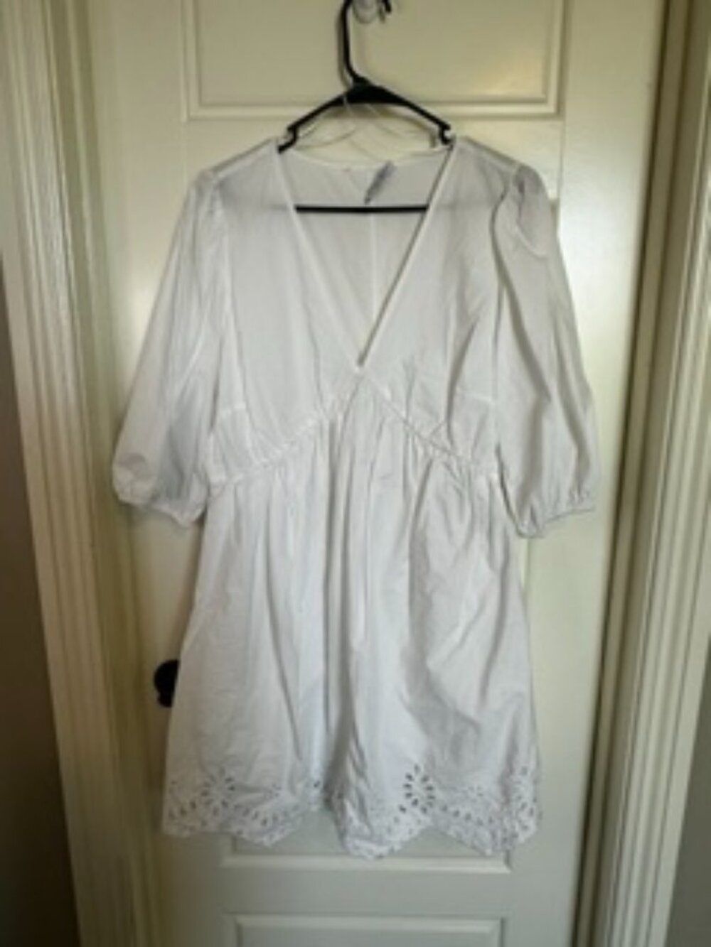 H&M Dress White Scalloped Bottom Detail